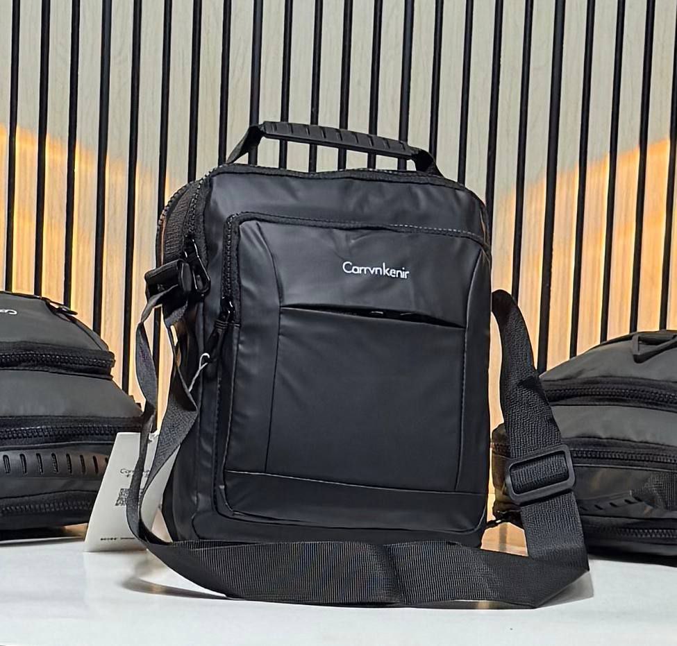 /public/uploads/photos/shares/Suzy bags/IMG_4297.jpeg